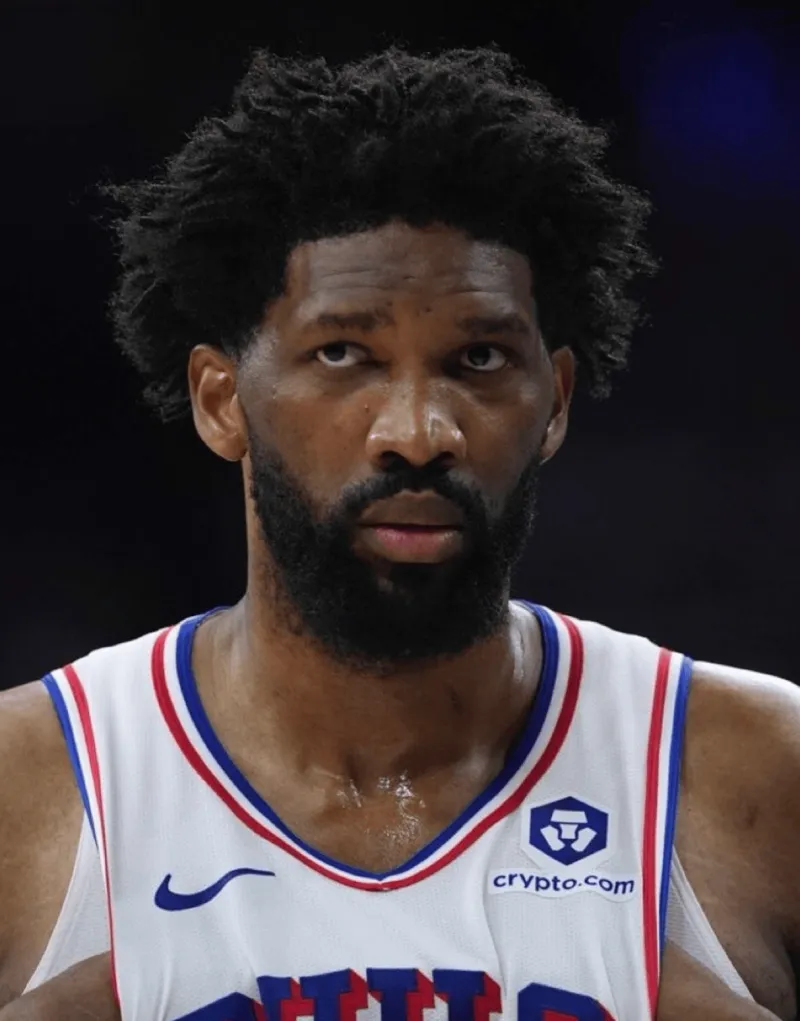 BetVictor伟德官方网站-大帝归来！恩比德近8战场均27.8分7.9篮板，投篮命中率52.0%